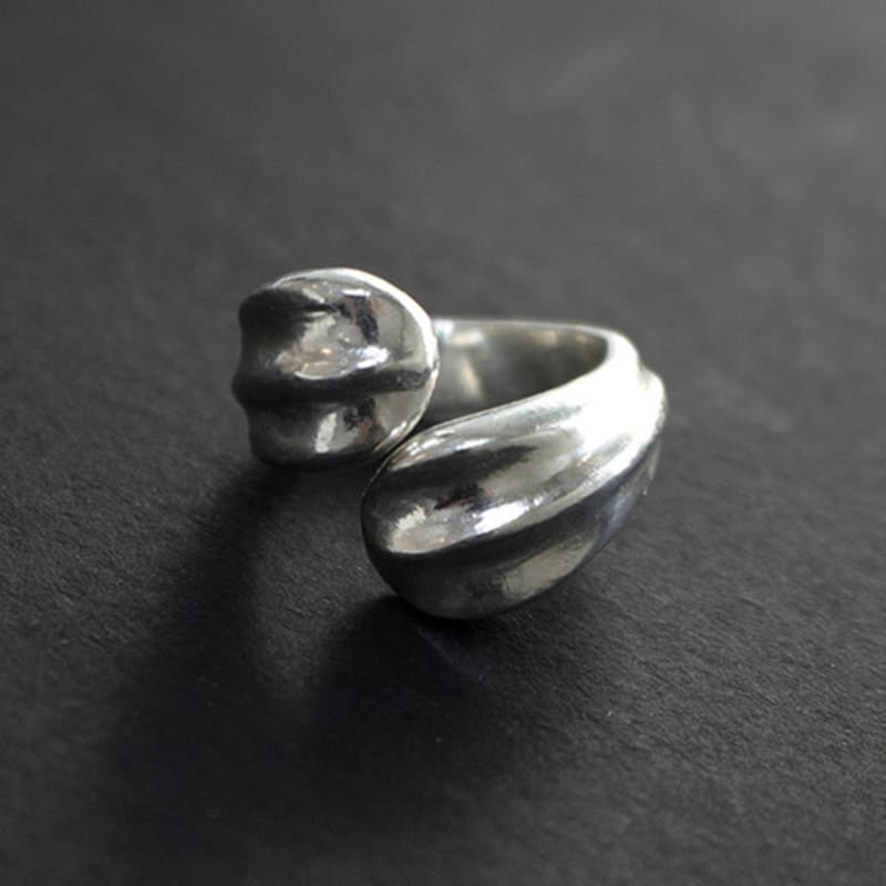 FLIT FULL LEAF TWIST RING