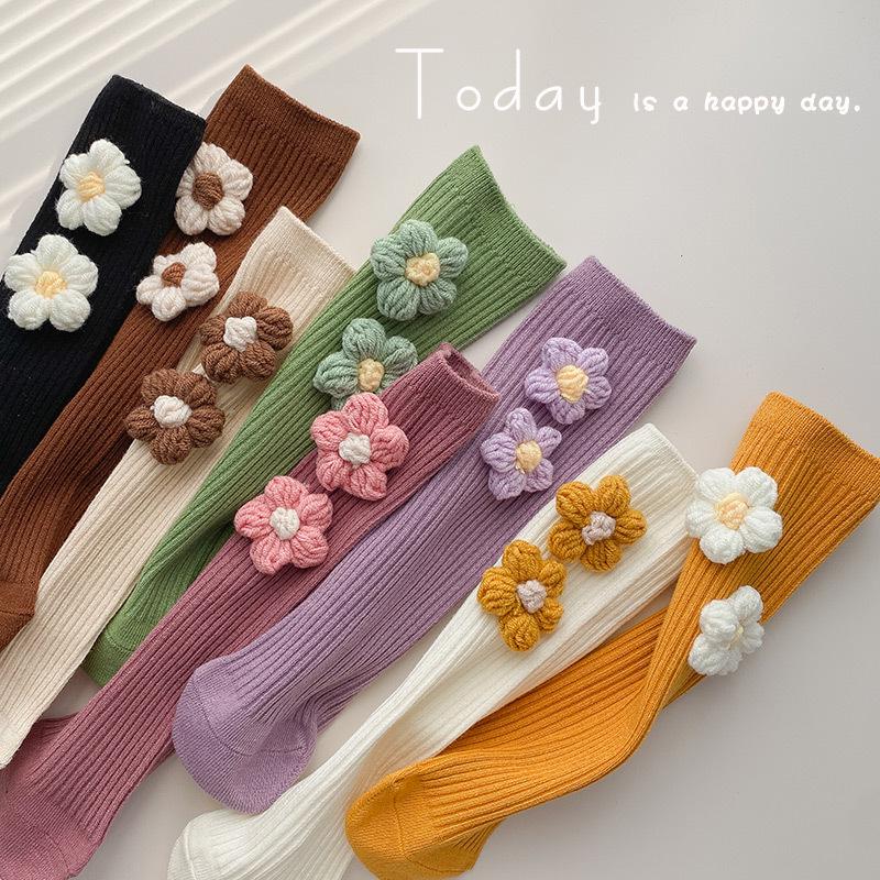 Girls' Korean-Style Mid-Calf Socks with Little Flower Design - Trendy Solid Color Scrunched Knit Knee-Highs (Heel-Less)