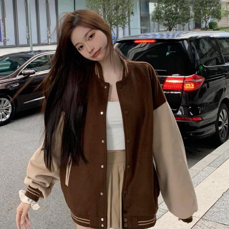 

Женская бейсбольная куртка с щипками и утолщениями M