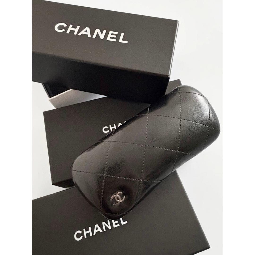Used CHANEL glasses case x 1, box x 3, glasses wipe x 2, brand book x 2, etc.