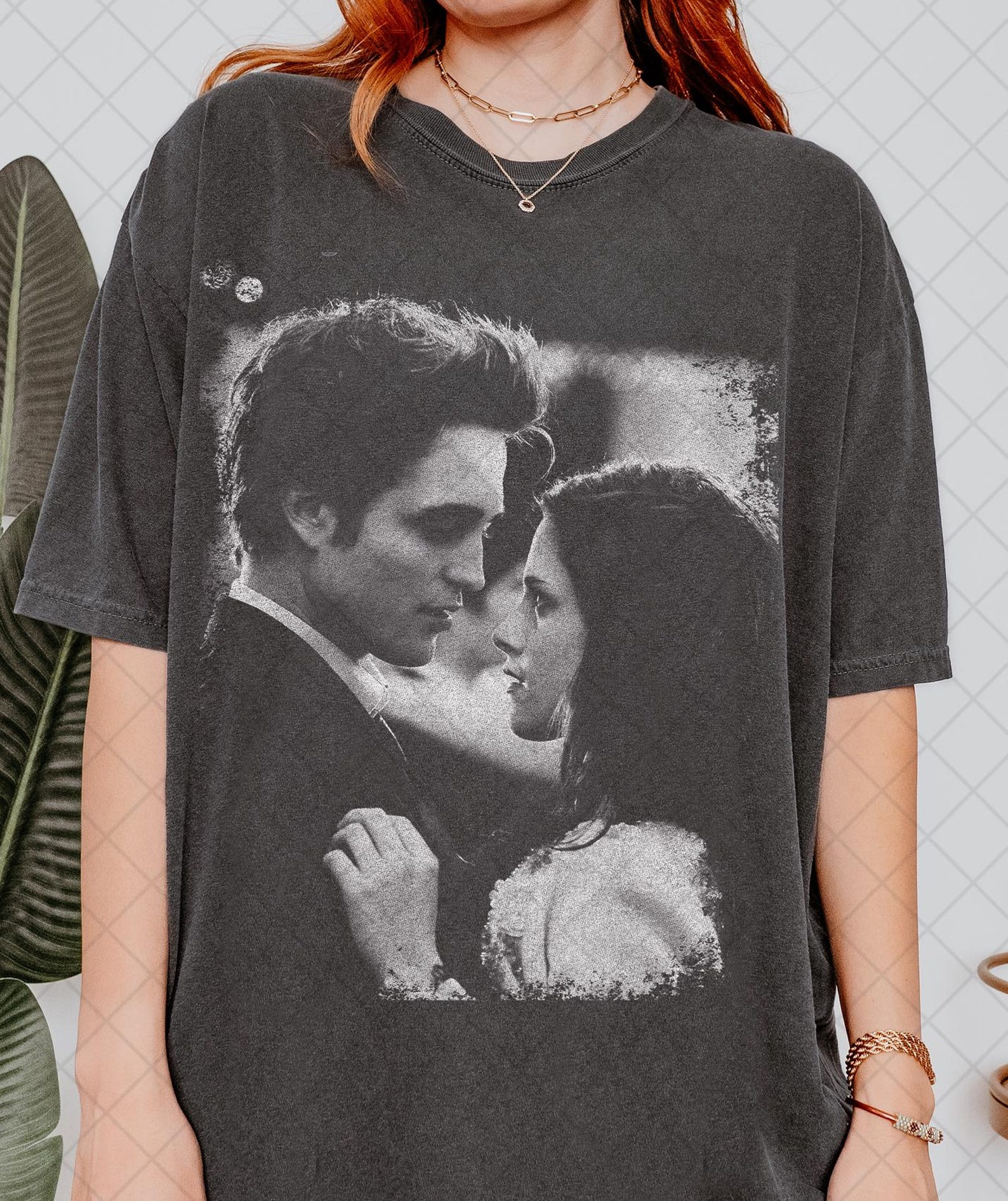 Comfort Colors Twilight Vintage T shirt, Gift For Book Lover Twilight Saga T shirt, Vampires Wolves Romance T shirt, Edward Cullen Bella S