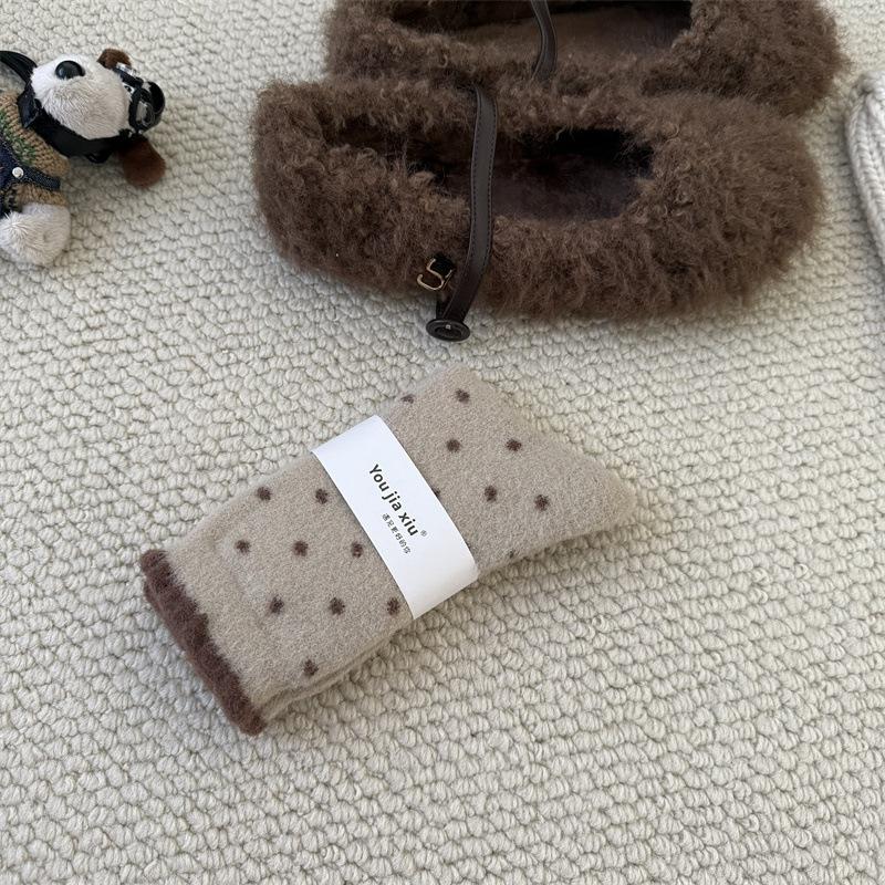 Ji'Ao Velvet Socks Warm Heat Storage Thickened Home Socks Cute Polka Dot Medium Tube Socks Fluffy Socks
