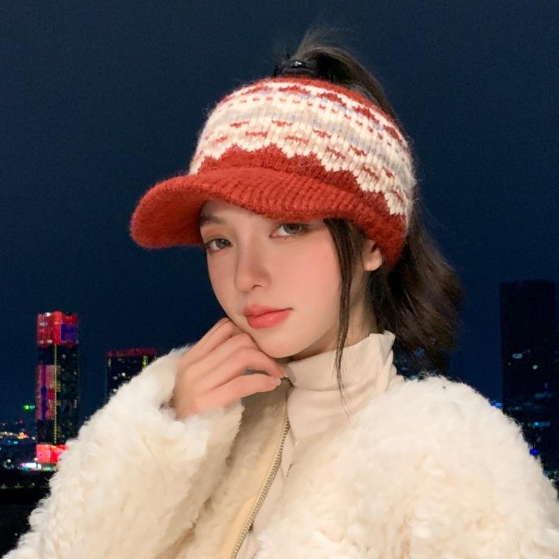 Autumn and winter new thickened warm knitted empty top hat color matching jacquard cap female versatile shows small face