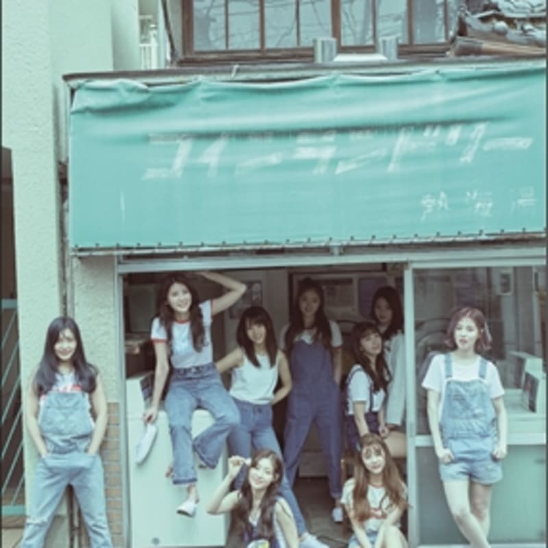 

Dia 2nd Album - Yolo [Blue Dia]