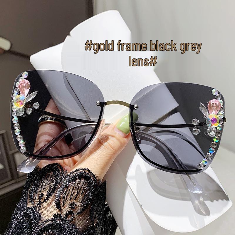 Korean Style Rhinestone Sunglasses for Women - Trendy, Slimming, UV Protection