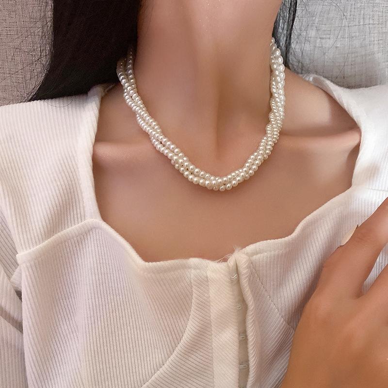 Twist winding multi-layer pearl necklace French retro fashion temperament collarbone chain personalized versatile design sense necklace
