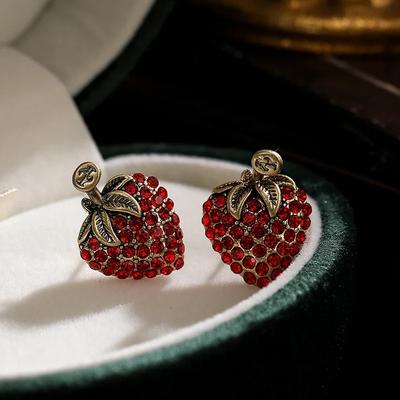 Pendientes Retro de Moda 2024 Versátiles de Artesanía Vintage Incrustados con Circonita Roja para Mujer.
