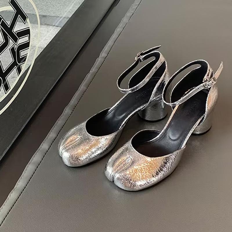 Fashion Fashion Tabi Ninja Shoes Women's Round Toe Pumps Block Heel Sandals Single Mid Heel Mary Janes Women's Pumps