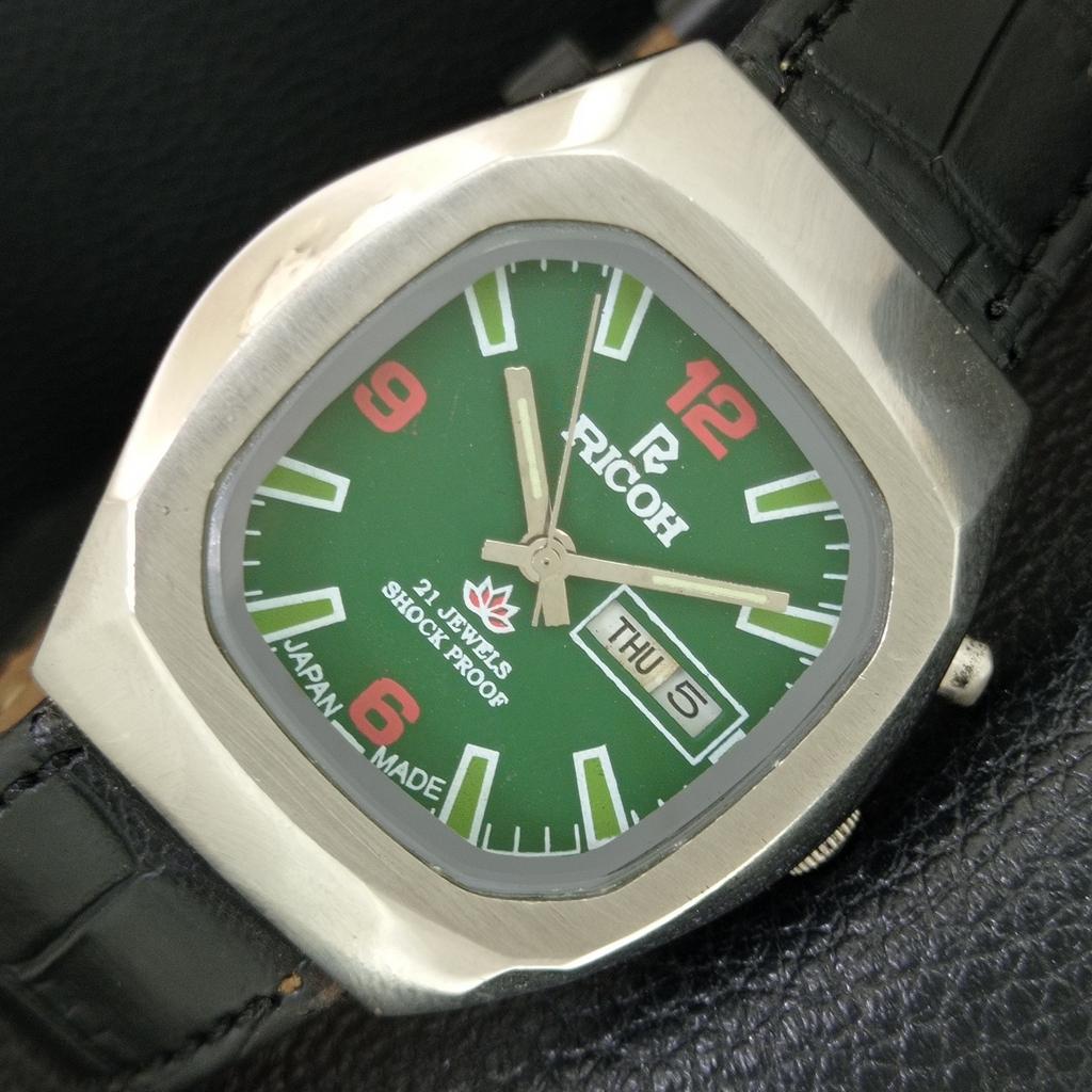 VINTAGE RICOH R31 AUTOMATIC JAPAN MENS GREEN COLOR DIAL WATCH A708204-1