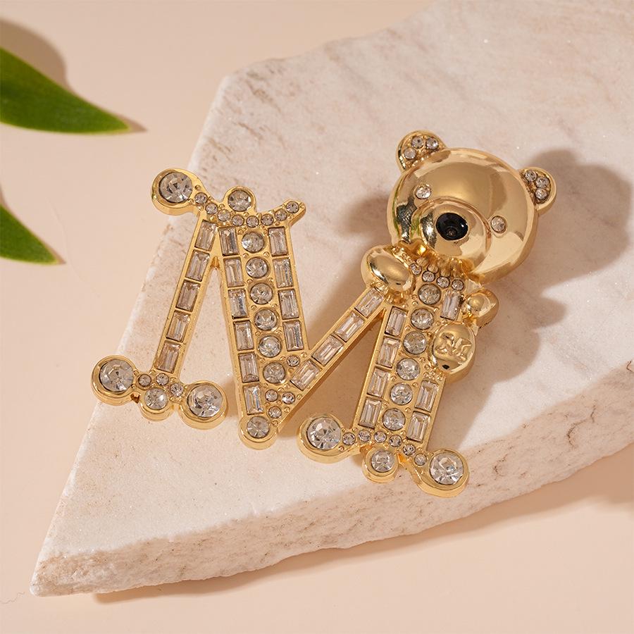 Luxury European & American Drip Oil Diamond Bear Brooch with 'M' Letter - High-End Fashion Corsage for Women