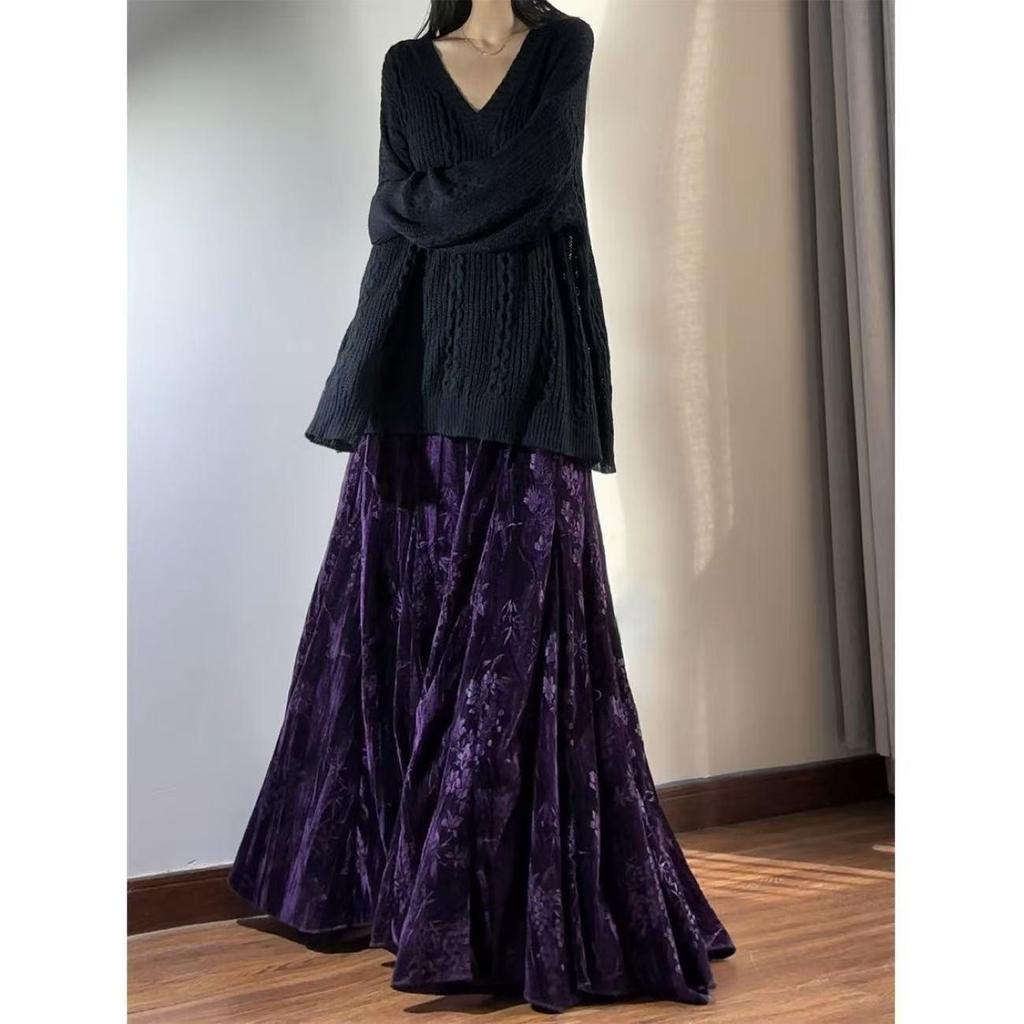 Black Gold-Printed Velvet Retro Chinese Fishtail Skirt for Women - Autumn/Winter Collection