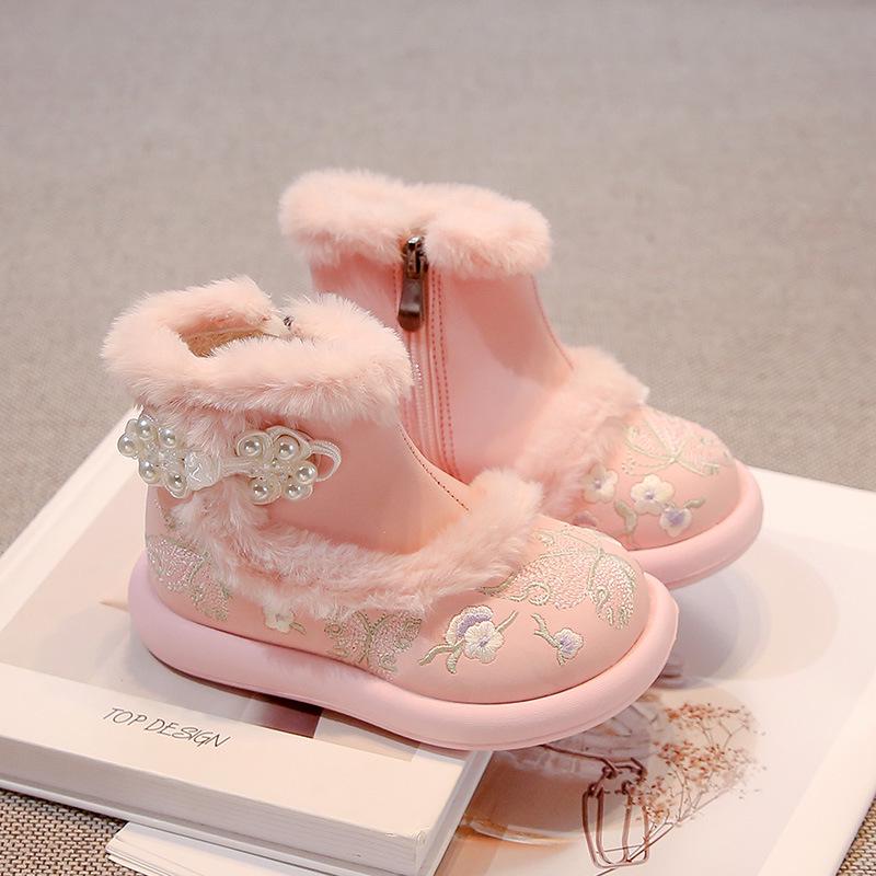 Girls' 2026 Winter Hanfu-Style Embroidered Cotton Snow Boots - Warm, Velvet-Lined for Spring Festival & New Year