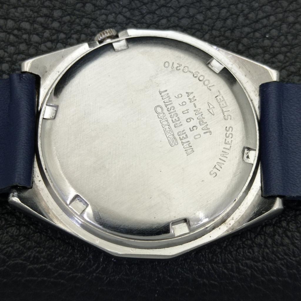 VINTAGE SEIKO AUTOMATIC JAPAN 7009A MENS SKY BLUE COLOR DIAL WATCH a701337-5 R206a-a701337