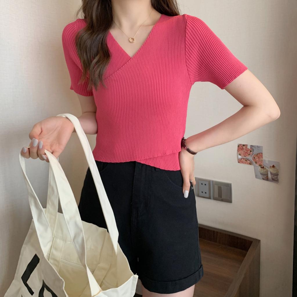 Summer V-neck Short-sleeved Knit Shirt Thin Slim T-shirt Female Design Sense Cross Short Tops Casual Essential Comfort Style Slim Fit Pullovers Tees