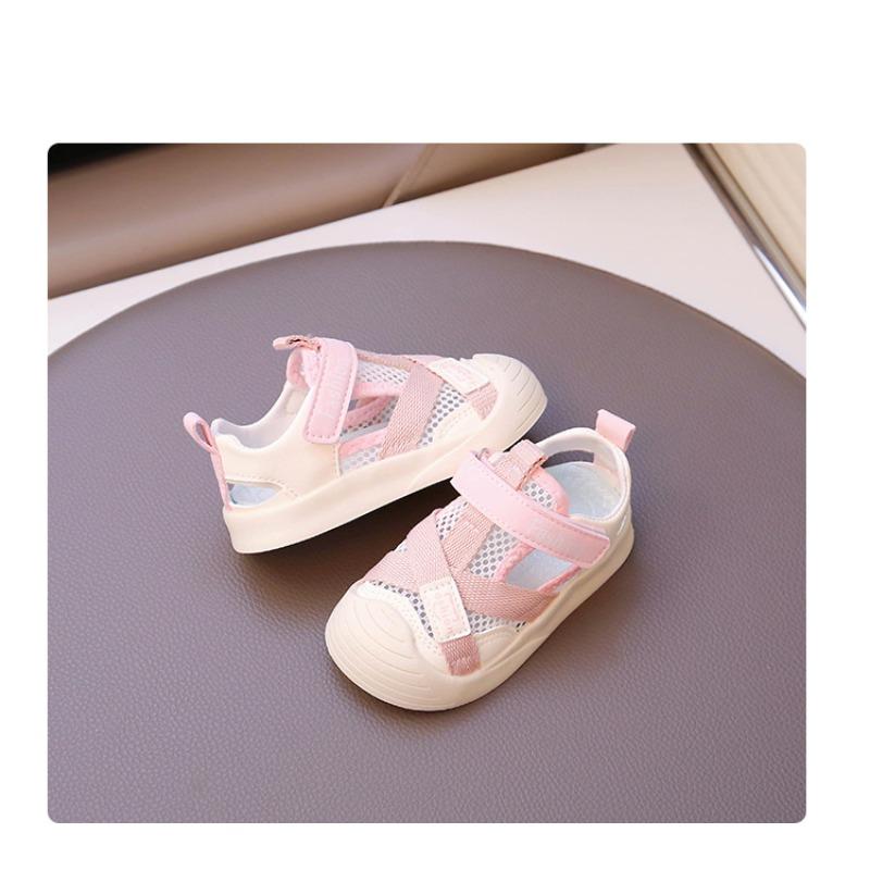 Sandalias para niños nuevo verano niños baotou casual hueco zapatos de playa niños medianos deportivos zapatos de bebé moda