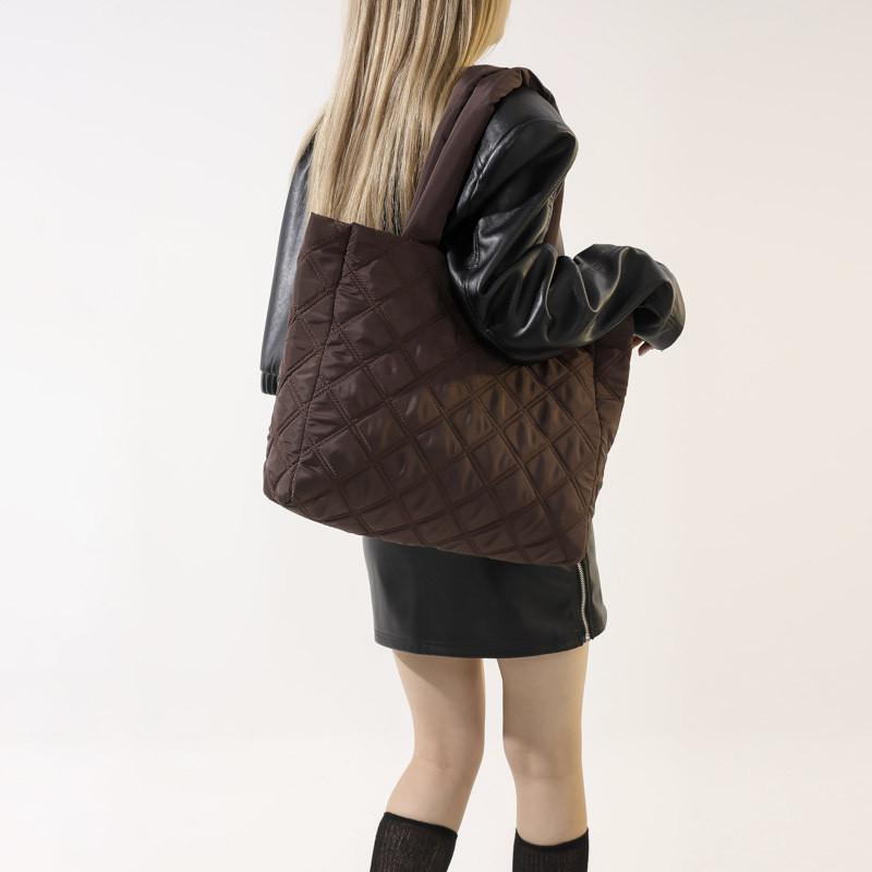 Chic Cotton Tote Bag For Women Versatile Casual Handheld And Shoulder Carrying Bag Stylish And Functional