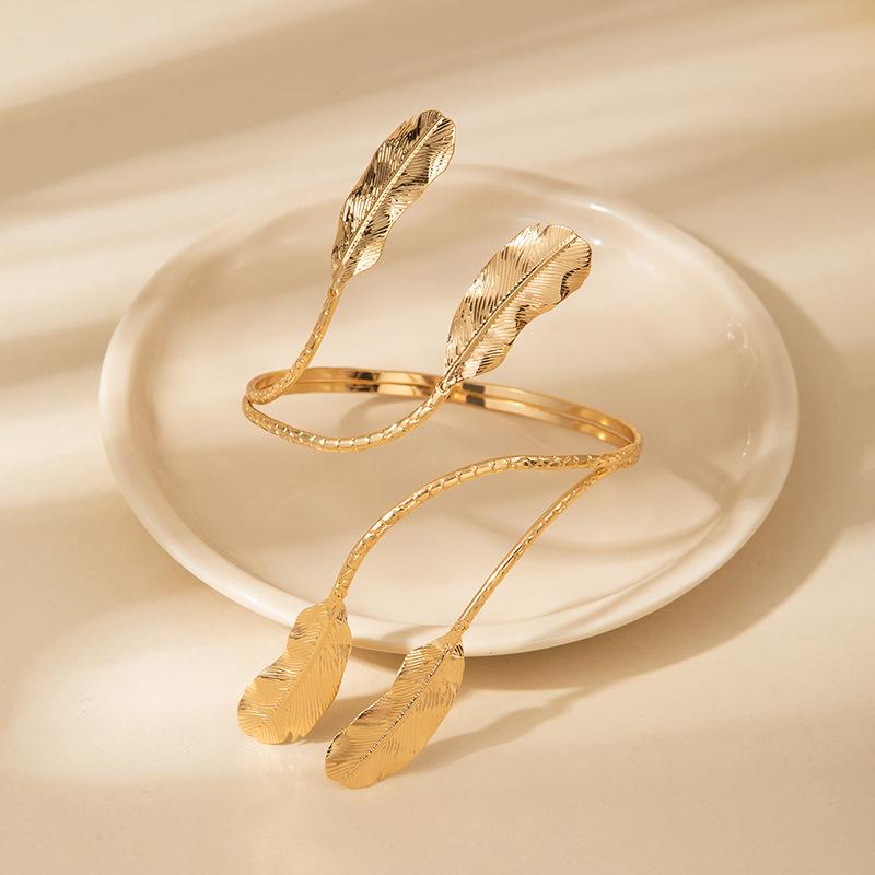 Exaggerated Metal Wind Arm Ring Trendy Fashion Flower Leaf Bracelet Women'S Diamond Retractable Arm Bracelet High-End Bracelet