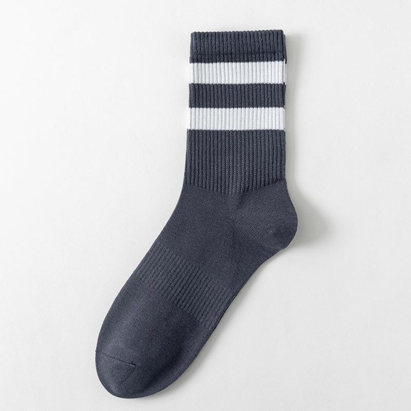 

Мужские носки средней длины на весну и осень, антибактериальные, влагоотводящие и дышащие. Мужские полосатые белые повседневные носки для весны и осени 1 pair темно-серого