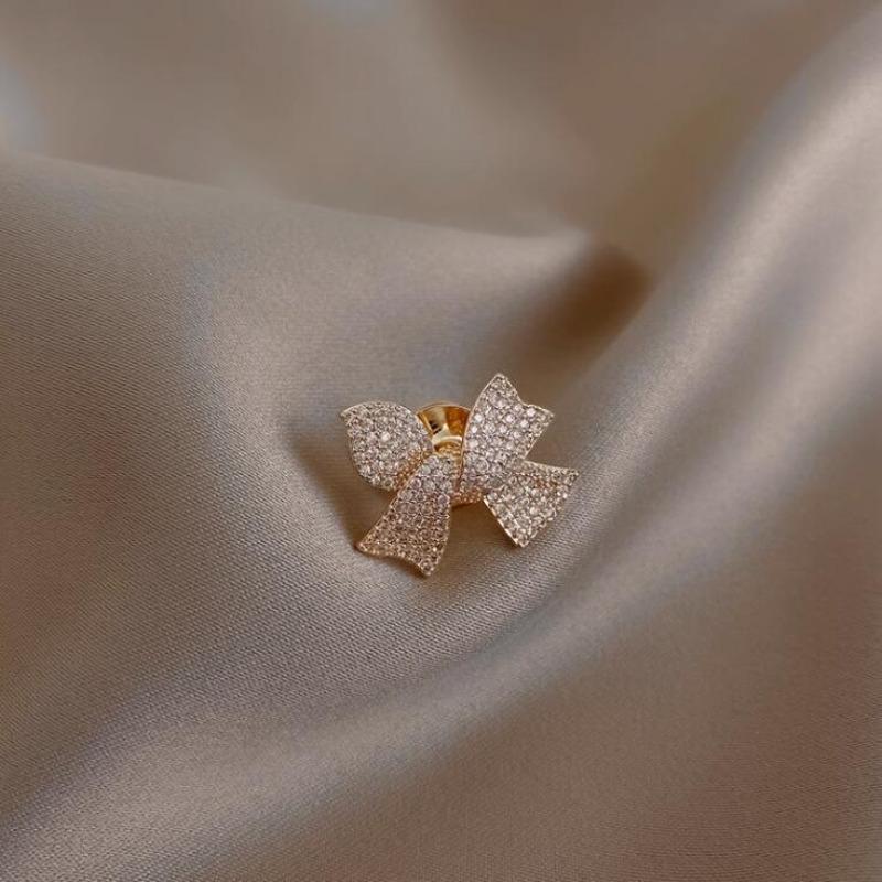 Fashion Retro Alloy Big Brooch Bow Pin Temperament Versatile Clothing for Women Jewelry