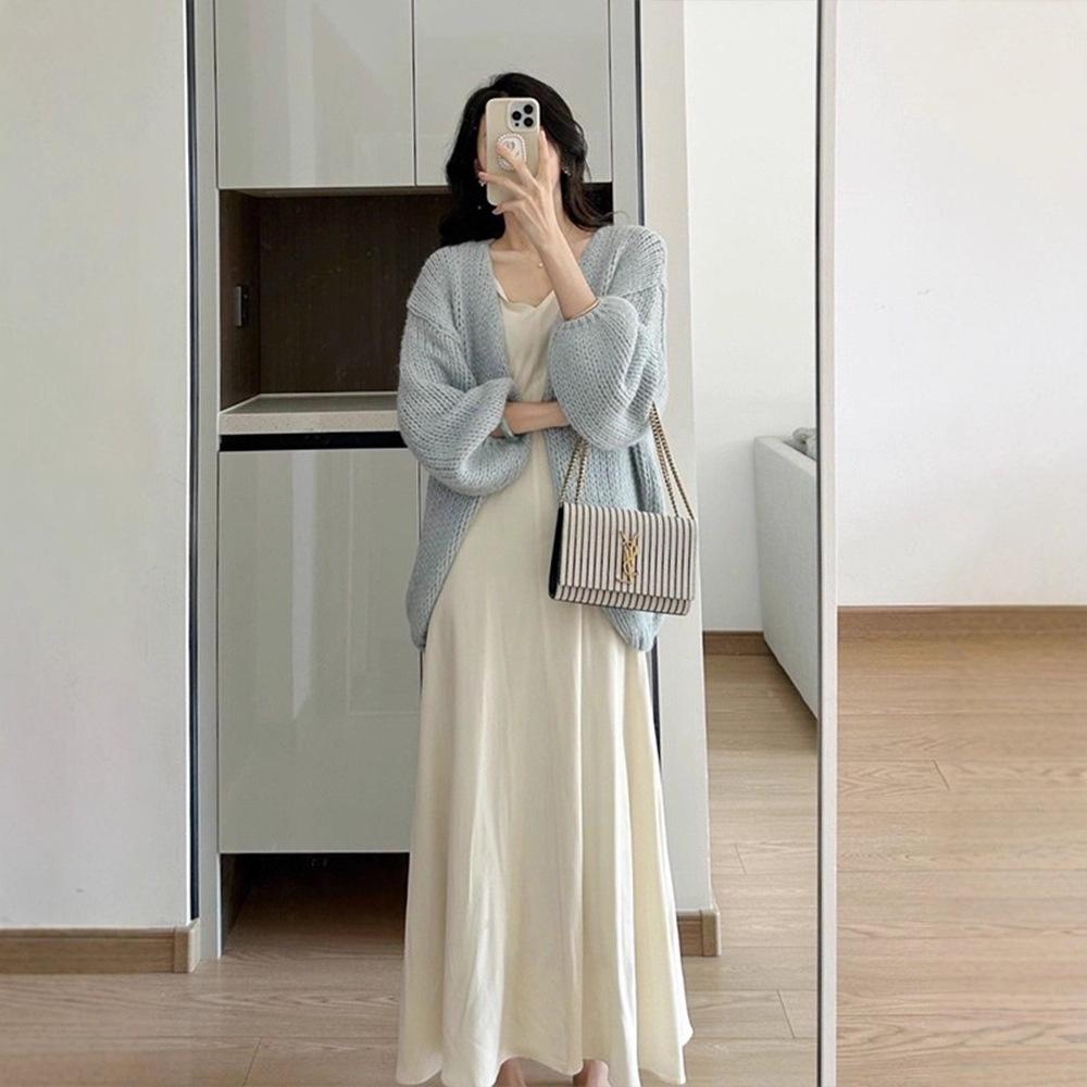 Women's White Lantern Sleeve Knitted Cardigan – Autumn/Winter Loose Mid-Length Chunky Style.