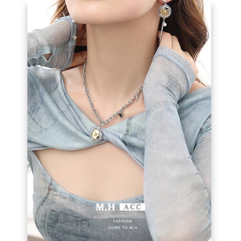 Button Hairball Necklace Versatile High-end Sense Literary Retro Collarbone Chain Niche Personality Trend Item Jewelry Wholesale