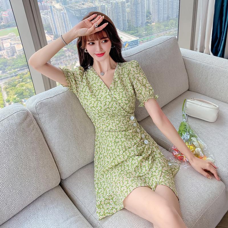 Real summer new Wizard of Oz floral dress French V-neck bubble sleeve fairy temperament skirt