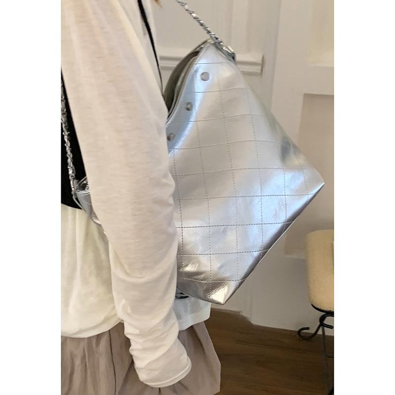 

Премиальная нишевая цепочка сумка подмышку женская новая простая сумка-ведро универсальная сумка-мессенджер серебряный