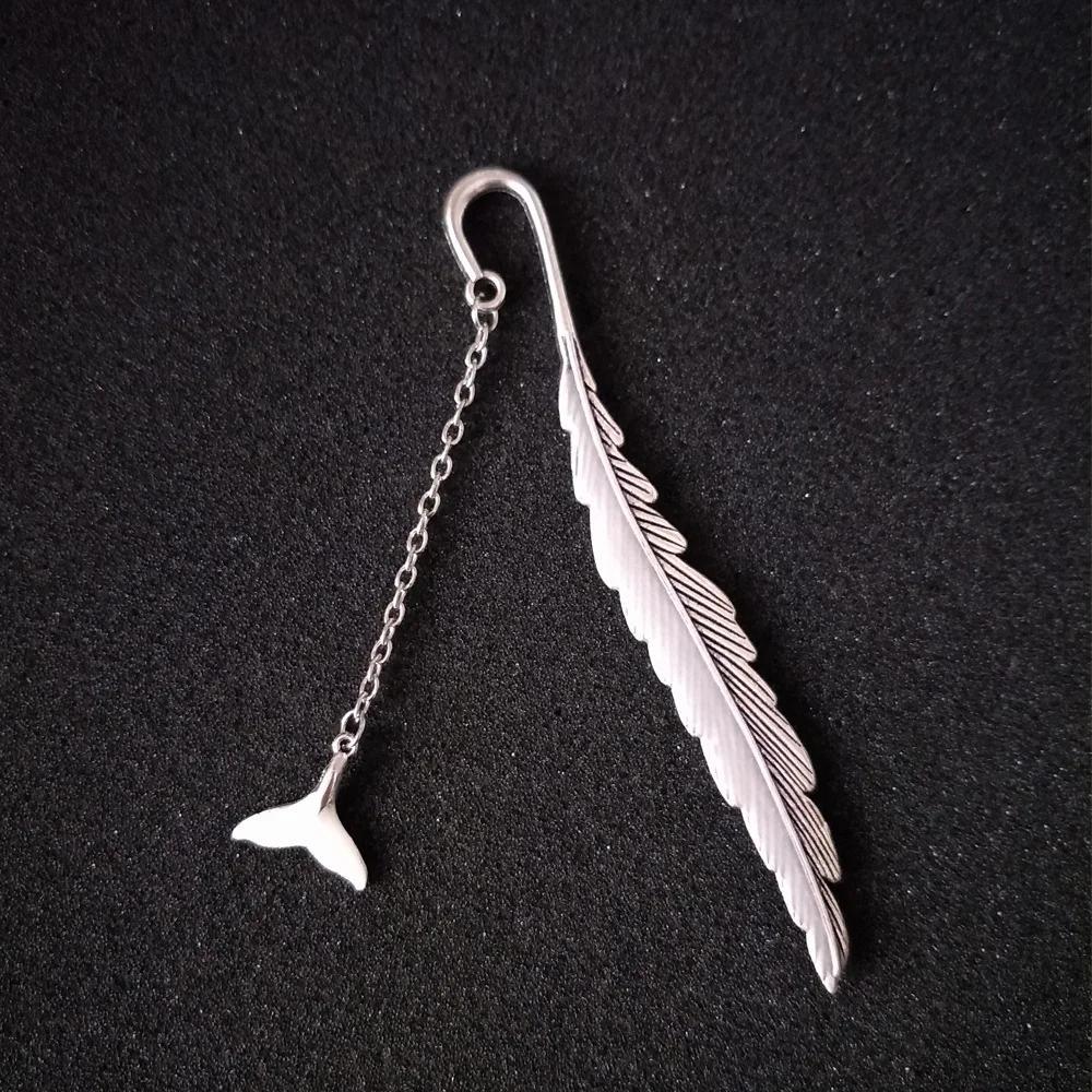 1 Piece Luminous Feather Bookmark Retro Luminous Creative Whale Tail Metal Bookmark Fluorescent Owl/butterfly Bookmark