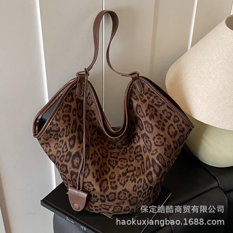 Leopard Print Bag Women's Large Capacity 2025 New Autumn and Winter Leisure Shoulder Mother and Child Bag Versatile Work Commuter Tote Bag
