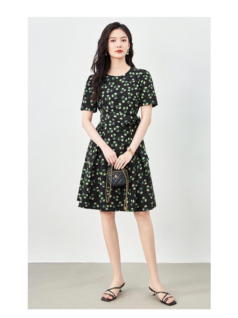 Elegantes Schlank machendes bedrucktes Chiffonkleid - Sommerkollektion 2024