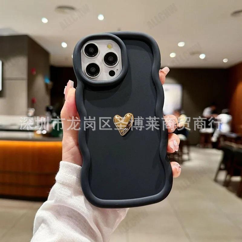 Gold love applies to Apple 16promax mobile phone case 15plus14 anti-drop 13 wavy pattern 12 soft cover