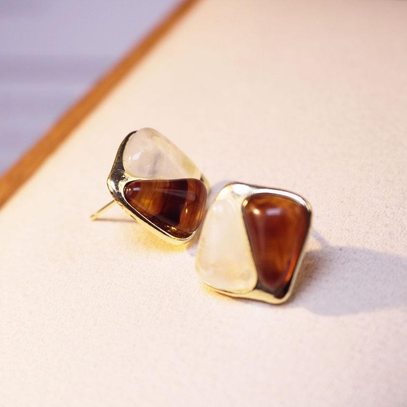 New Brown Beige Square Women's Stud Earrings Imitaiton Stone Exquisite Small Earrings for Girls Unusual Ear Jewelry