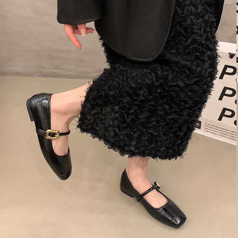French flat single shoes women's 2025 new spring brown retro Mary Jane women's shoes with skirts gentle evening shoes