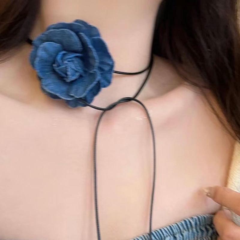 

2024 Модный джинсовый плетеный бралет с цветами Ян Чаоюэ: Универсальный аксессуар для волос, ожерелье или браслет