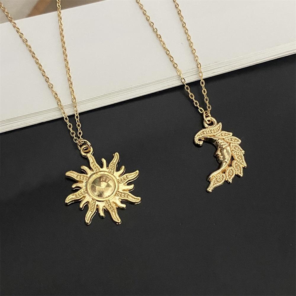 Moon Star Pendant Necklace for Girl Women Golden Color Various Design Link Chain Choker Necklace Gift for Friend Fashion Collar