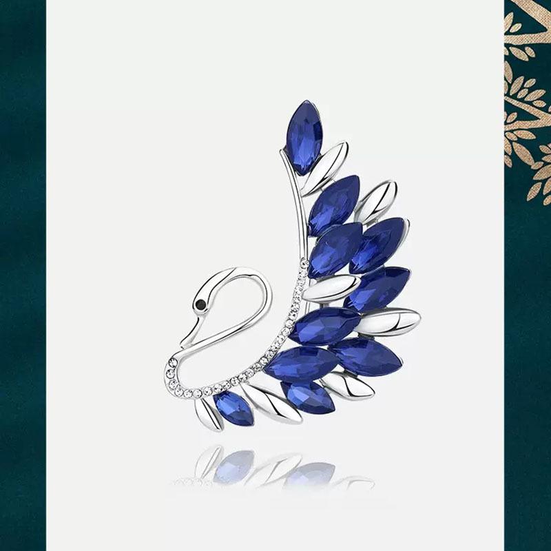 

Высококачественная женская изысканная синяя имитация хрустальной броши в виде лебедя, женская брошь 2024 года, элегантная булавка в виде темперамента