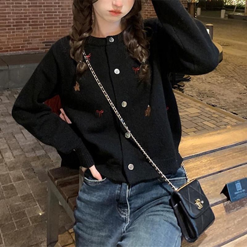 Sweet and gentle wind cartoon embroidered sweater women's autumn and winter design sense versatile short fashion knitted cardigan women