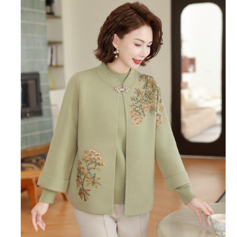 Middle-aged and Old Women's Autumn and Winter Fashion Sweater Heavy Craft Coat Mother's Autumn Clothes New Knitted Cardigan Two-piece Set