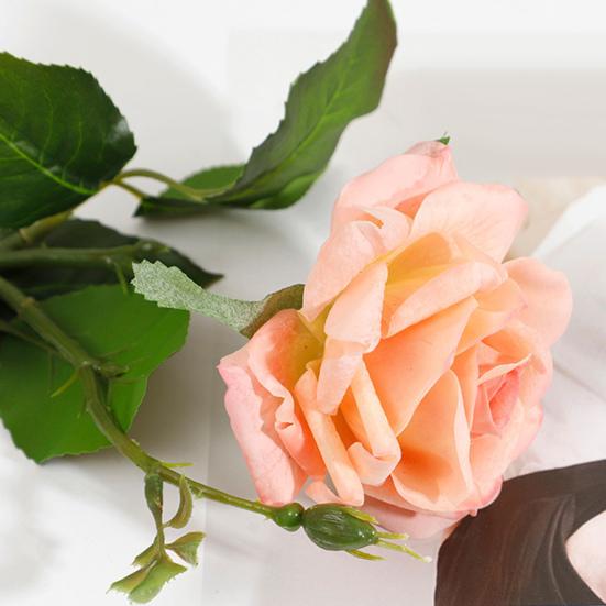 Rosa Artificiale con Foglie Verdi Fiore Finto Realistico Gambo Fiore Finto Casa Ufficio Matrimonio Festa Interno Esterno Fioritura Finta Centrotavola