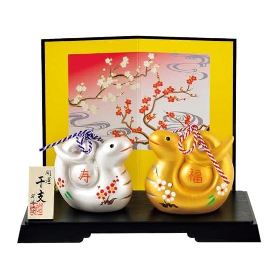 Snake figurine Good luck with money, wealth, and business prosperity Gold and silver Red and white plum Fuku