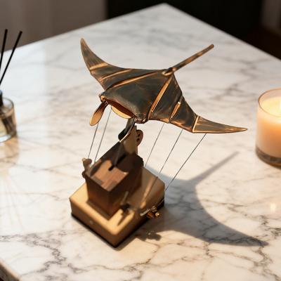 Wooden Electric Manta Ray Ornament Handmade Artisan Bionic Manta Ray Automaton Lifelike Mechanical Ocean Animal Home Office Desk Decoration