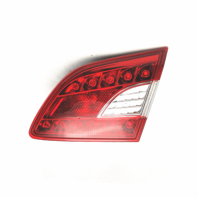 

Светодиодный задний фонарь в сборе для моделей New Sylphy 2012-2015 годов