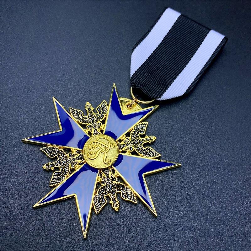 

Немецкий Большой Черный Ястреб, Медаль Голубого Рыцаря, Взрывчатая подвеска на шею, Эмалевая медаль