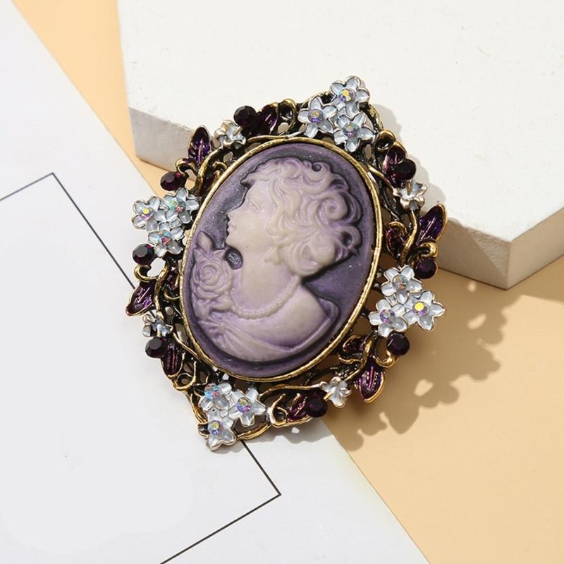 Dateless Lady Portrait Brooch Vintage Inspired Design In Gilded Alloy Fashion Pin Accessories For Dress Decoration