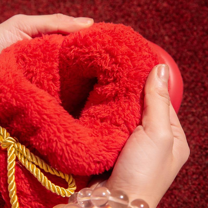Mode Glückstüte High-Top Baumwollpantoffeln Damen Winter Zuhause Bodenschuhe Rutschfeste Dicke Sohle Rote Farbe Paare Indoor Straße Schneestiefel