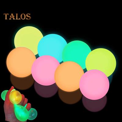 4/8/12/24 Pezzi Palla Appiccicosa Luminosa Glow-in-the-dark Muro Soffitto Palla Appiccicosa TPR Sollievo dall'Ansia Palla Antistress Giocattolo Fidget Bambini Adolescenti Adulti Calza