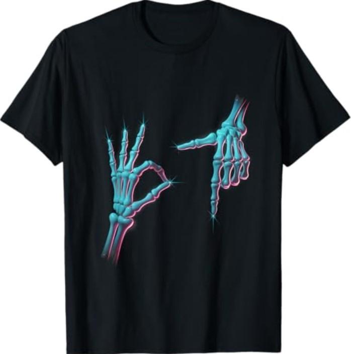 67 Meme Skeleton Hand 6 7 Halloween Six Seven Funny T-Shirt Unisex T-Shirt