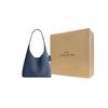 Coach Bolso de Hombro de Cuero con Letra Dorada en Relieve Brooklyn 28 Bolso de Hombro Grande para Mujer Azul Denim CW637-B4LD