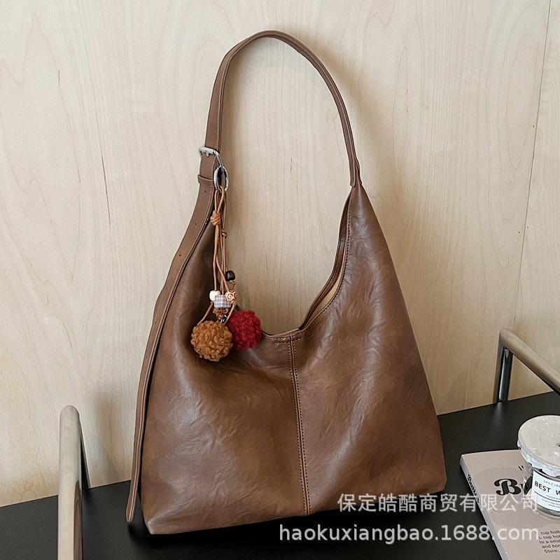 Korean version of the popular armpit shoulder large-capacity bag for women 2025 new autumn and winter commuting retro versatile bag