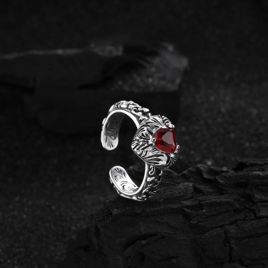 Retro Copper Stylish Ring With Heart Design And Brilliant Zircon For Fashion Forward Women